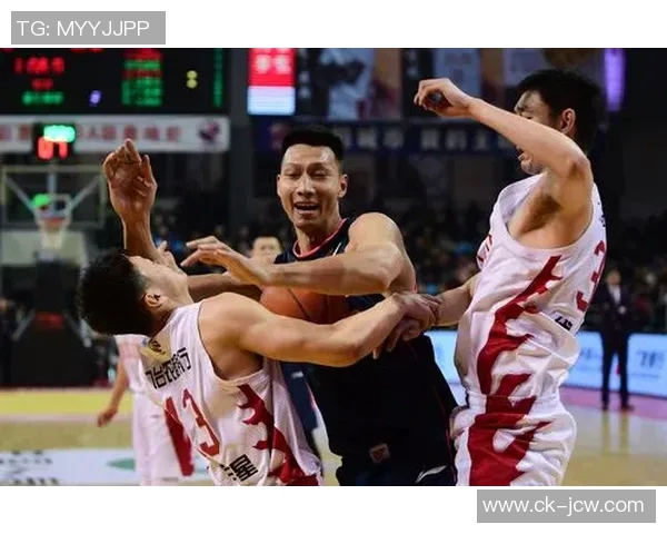 广东男篮集体为易建联庆生——凝聚荣耀与情谊的篮球盛宴